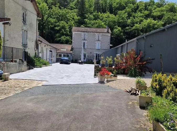 Moulin De Rouchillou Bed and breakfast